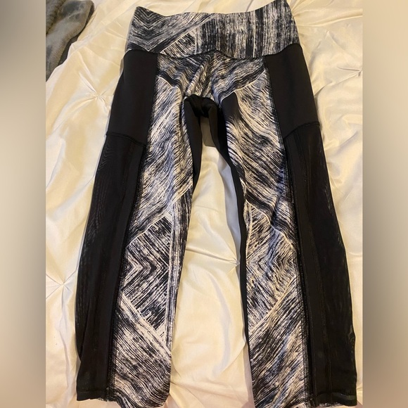 Lululemon Athletica Hi Rise Mesh Crop Leggings - Picture 3 of 5